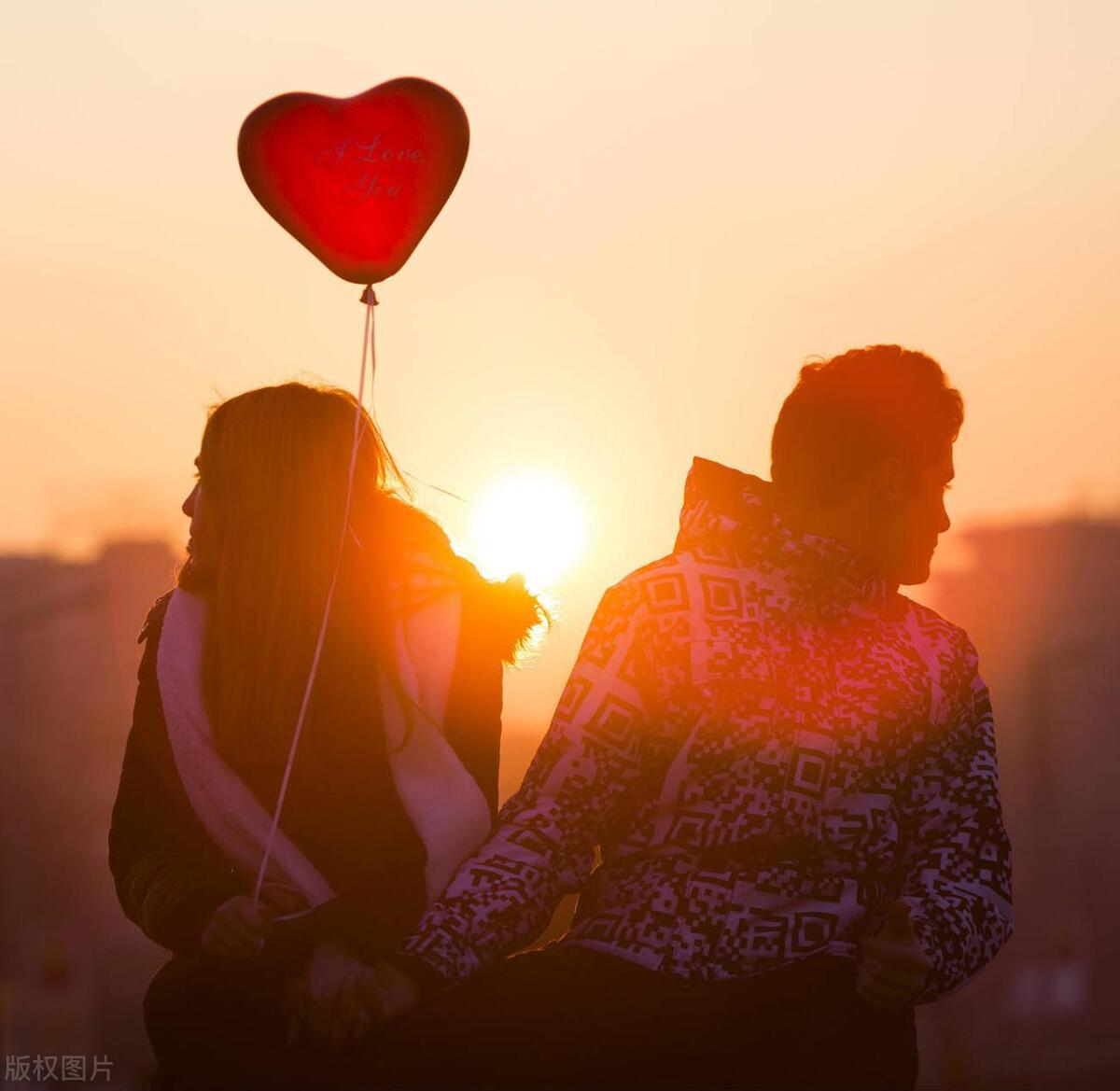 心理学上一个人会吸引同样的人,心理学爱上一个人的原因