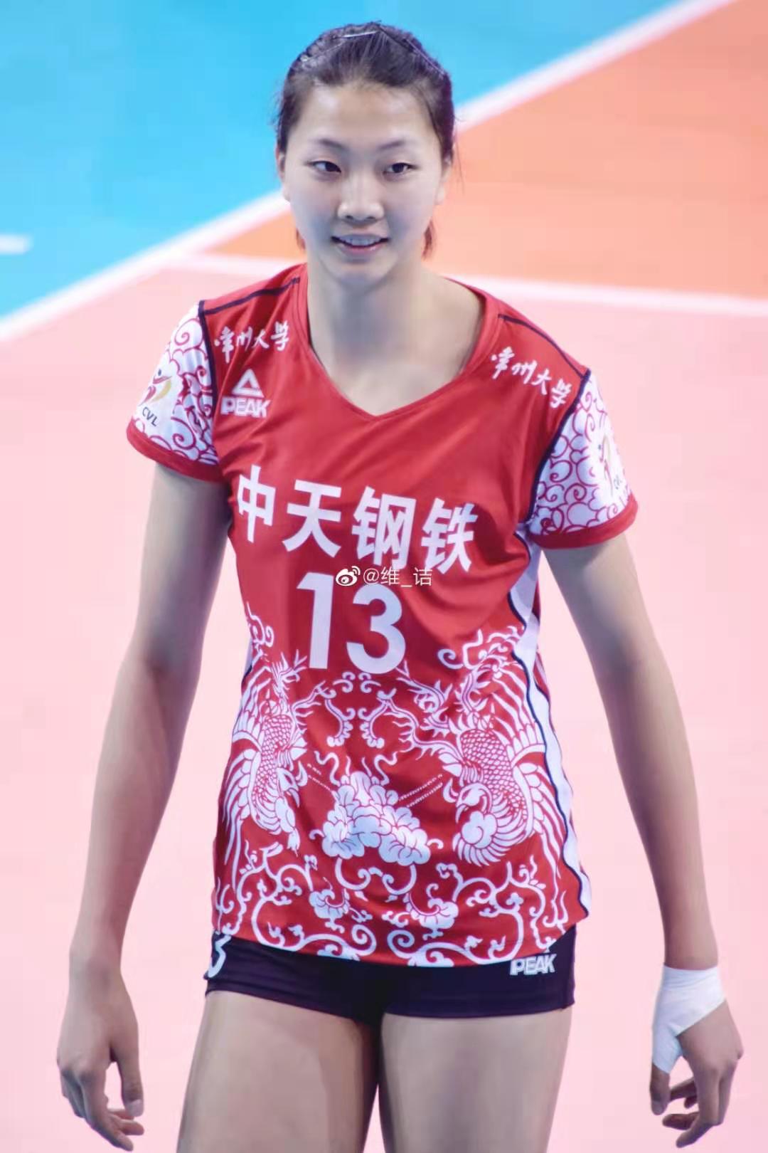 女排对阵荷兰王梦洁救球,中国女排3比0阿根廷女排王梦洁