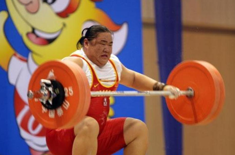 中国举重冠军唐功红简历,举重冠军唐功红比赛全过程