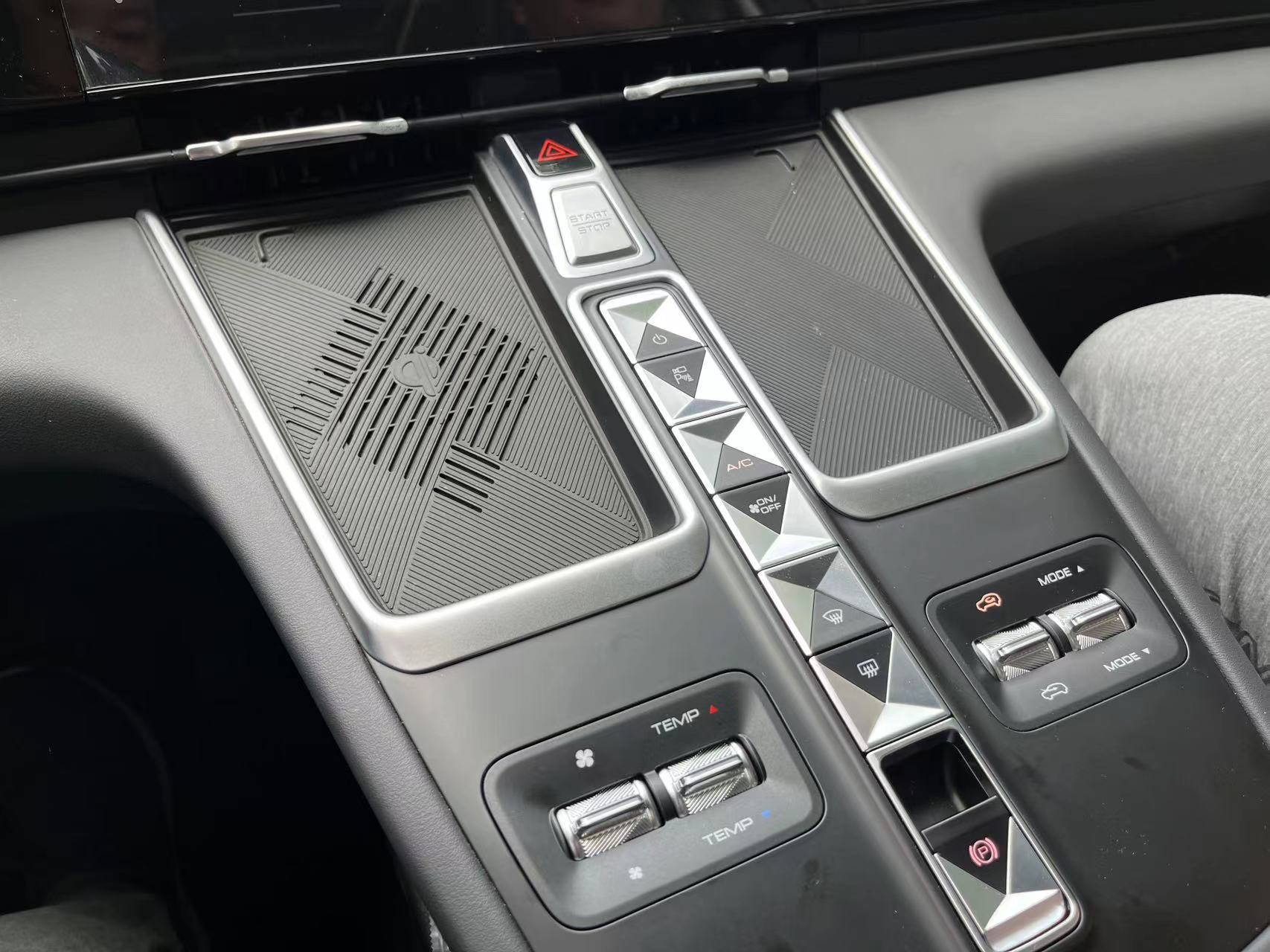 hi4鏋緳max鍥涢┍,鍝堝紬鏋緳max鏈夊摢浜涗紭鐐瑰拰缂虹偣