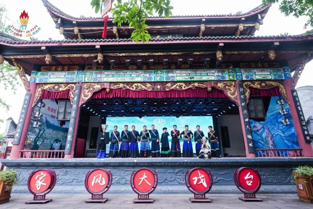 浜浉鎴愰兘杞﹀睍,浜浉鎴愰兘