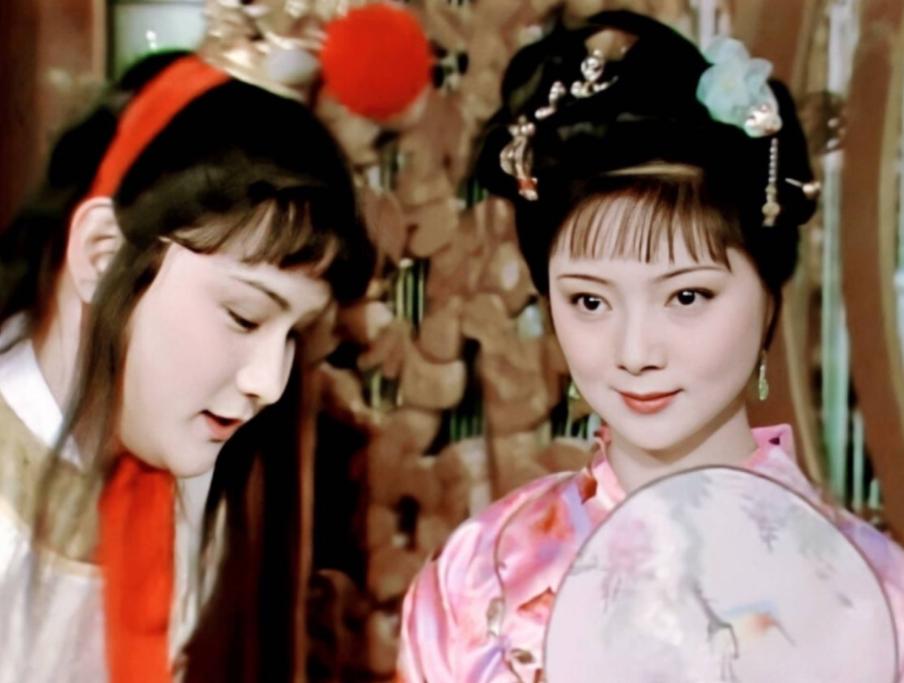 薛宝钗与贾宝玉成亲表演,薛宝钗贾宝玉成亲87版有没有洞房