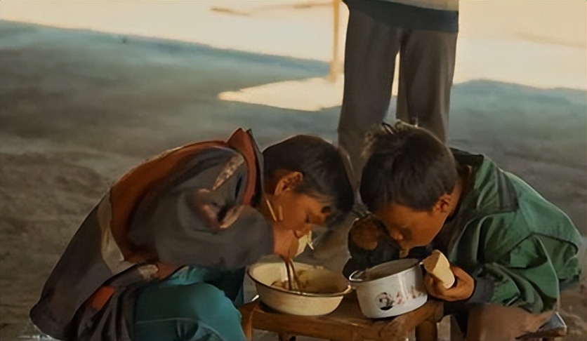 事实证明，41岁的王宝强，已经走上了另一条大路