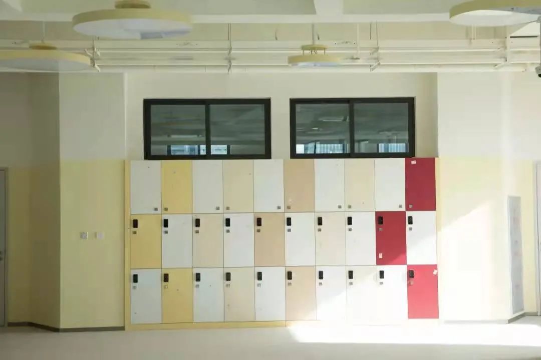 12亿元打造的“深外系”最低调的学校，我们终于探到了