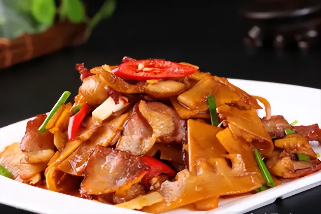 炒出来的笋为什么有点涩口,春笋为什么要焯水才能去除苦涩