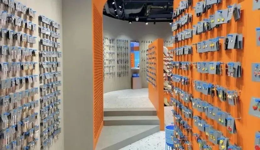 猛增120%,2元店火爆回归!现在,2块钱能买到什么?