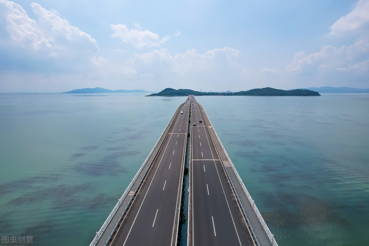 有个傻瓜爱着你却不懂珍惜,情感其实只是一种习惯罢了