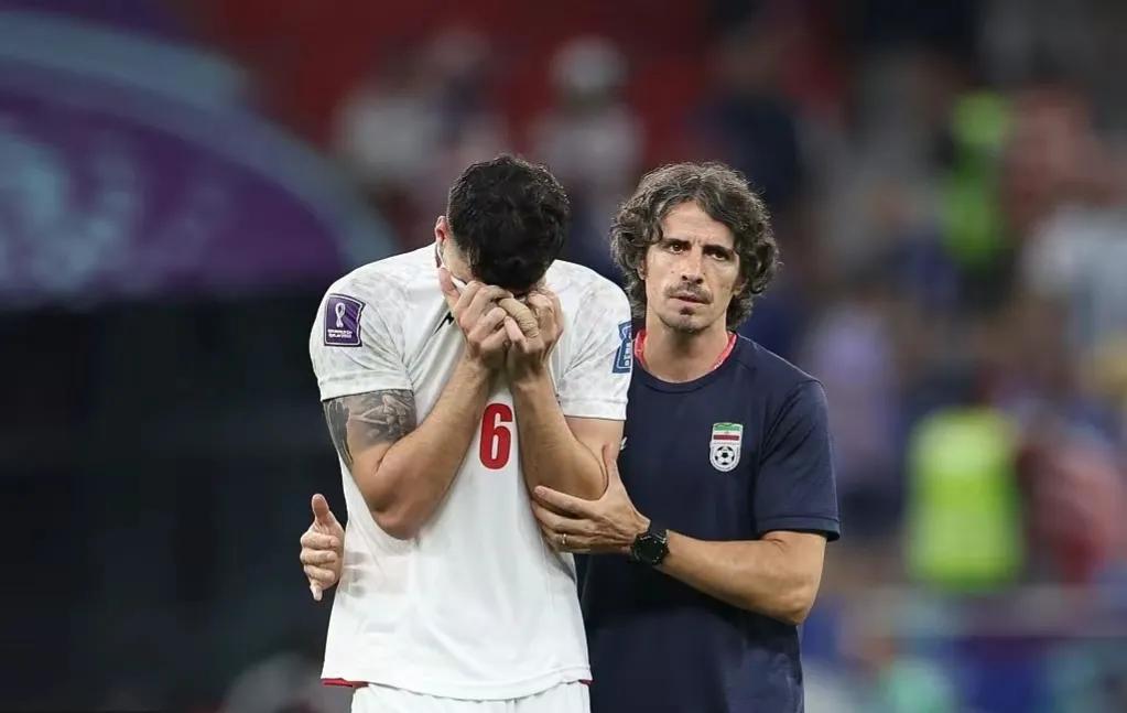 美国球员安慰失利的伊朗球员,美国球员安慰伊朗