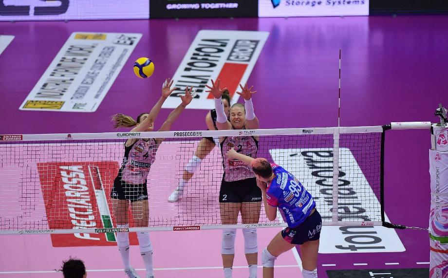 意大利女排发球超厉害,意大利女排接应复出