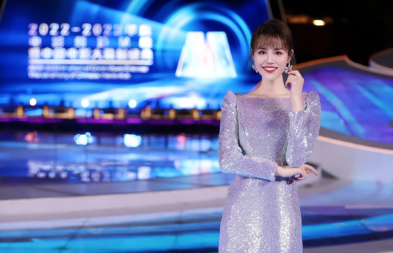 央视主持人组合同台,央视百位主持同台