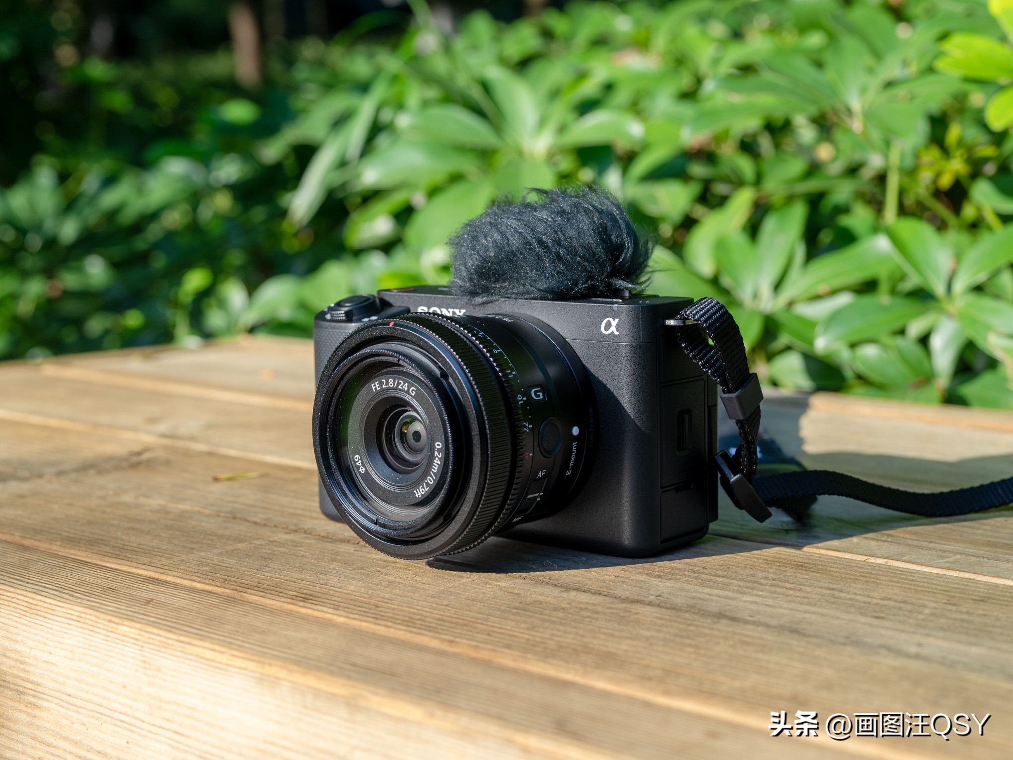 技术不够装备来凑，索尼ZV-E1真定位新手？Vlog初学者心得分享