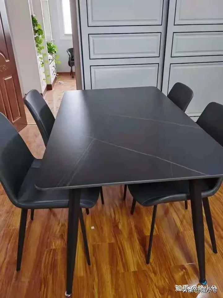 岩板餐桌前十名,岩板餐桌怎么选