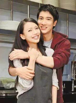 李靓蕾受到了什么舆论,李靓蕾真的那么无辜吗