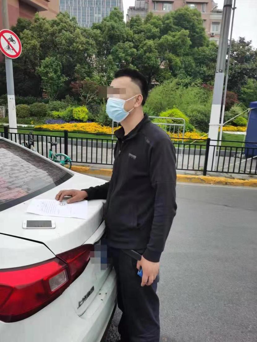 无证还大幅加价卖物资牟利22万，上海一对夫妇被抓|今日法治硬核