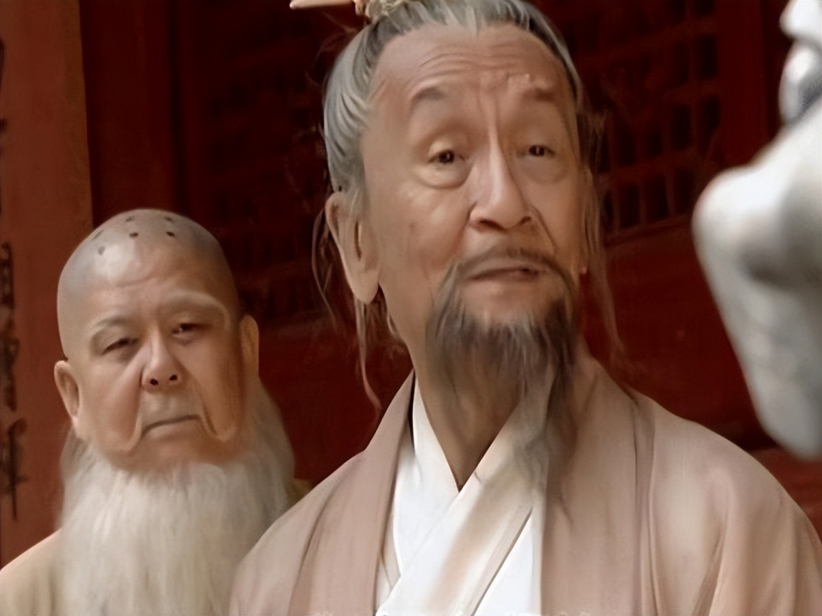 令狐冲少林大战冲虚道长,少林寺比武令狐冲大战左冷禅