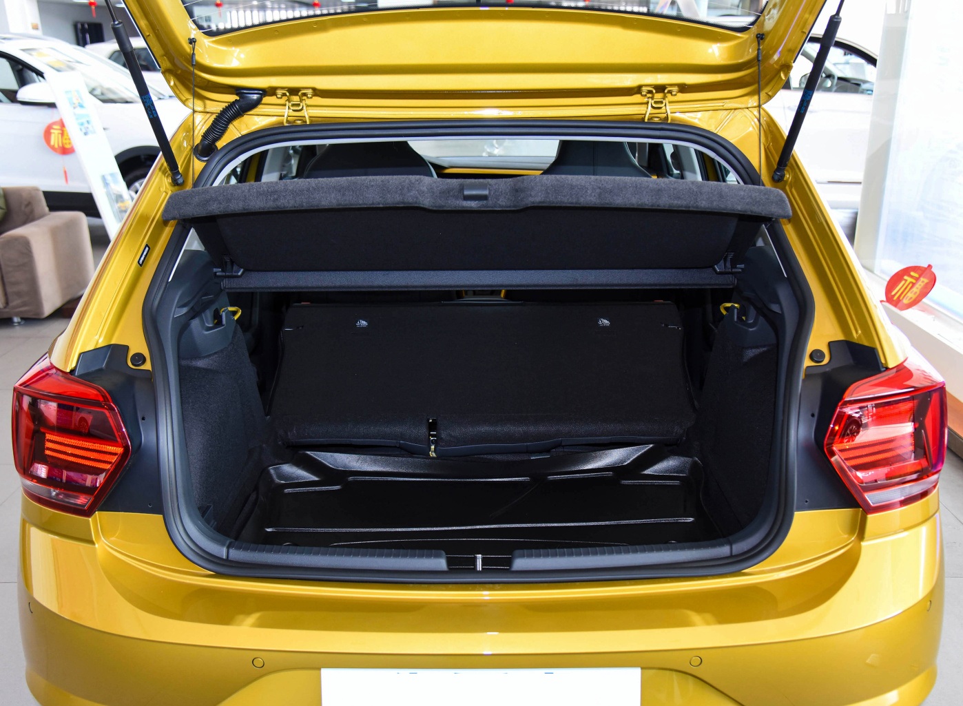 14年大众polocross1.6手动顶配,大众polo自动挡顶配最新款