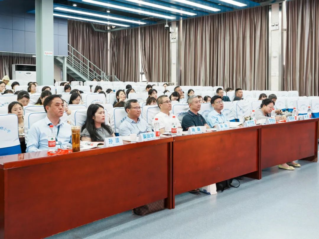 国家语言文字推广基地合肥稻香村小学召开成果《醇美经典》发布会