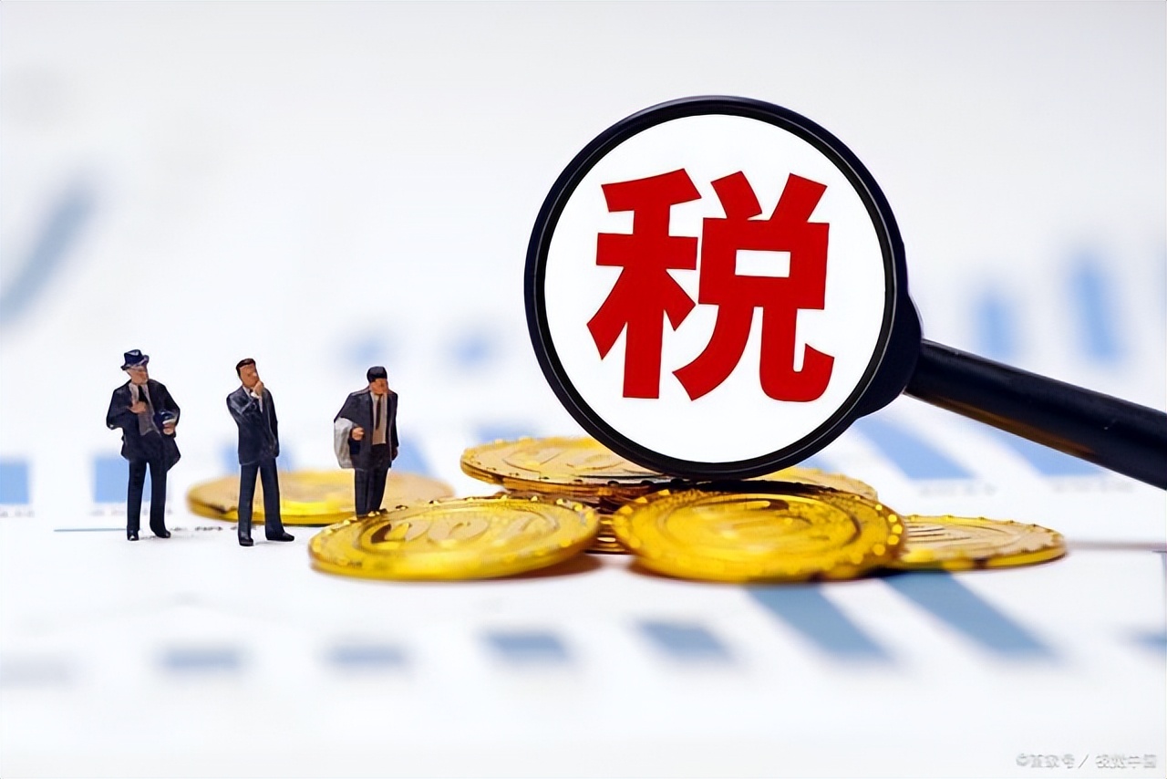 实体店一套衣服335贵不贵,实体店一件衣服卖多少钱合适