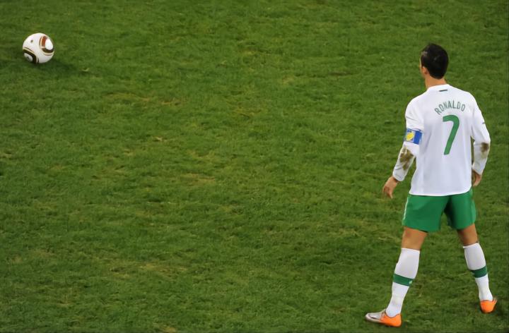 C罗世界杯回顾：十六年，解不开的结与未写完的诗