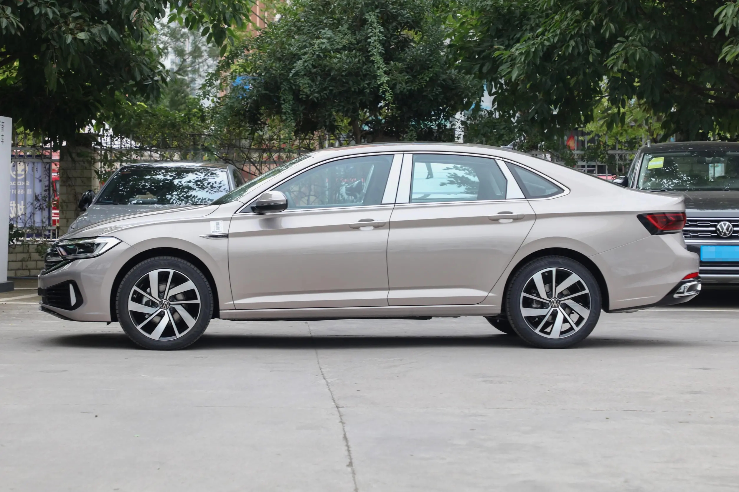 年轻人都爱的这3台家轿怎么选,年轻人讲究动力操控颜值的街车