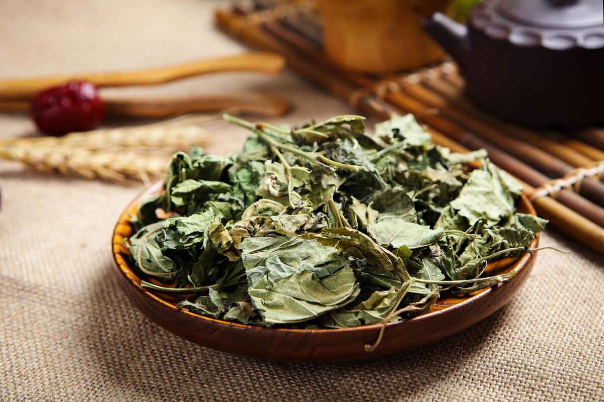 白色雪花头皮屑怎么治好的,头上像雪花似的头皮屑怎么治