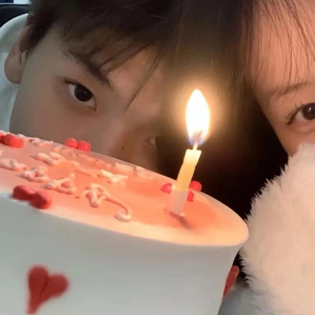 情侣套图头像加朋友圈背景图,情侣图片一男一女唯美套图