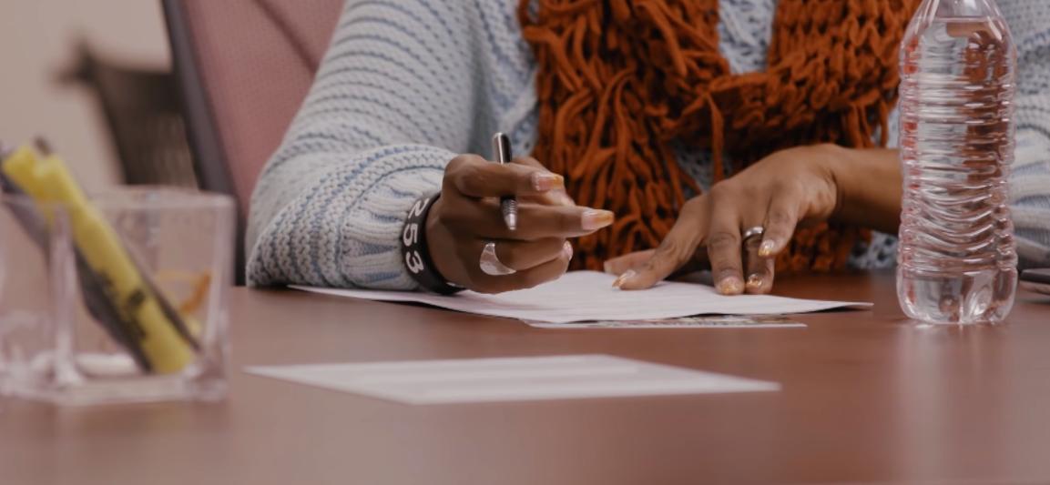 绌蜂汉鍜屽瘜浜哄コ瀛╃殑鍖哄埆,绌蜂汉瀵屼汉鍖哄埆澶уコ鐢熺増