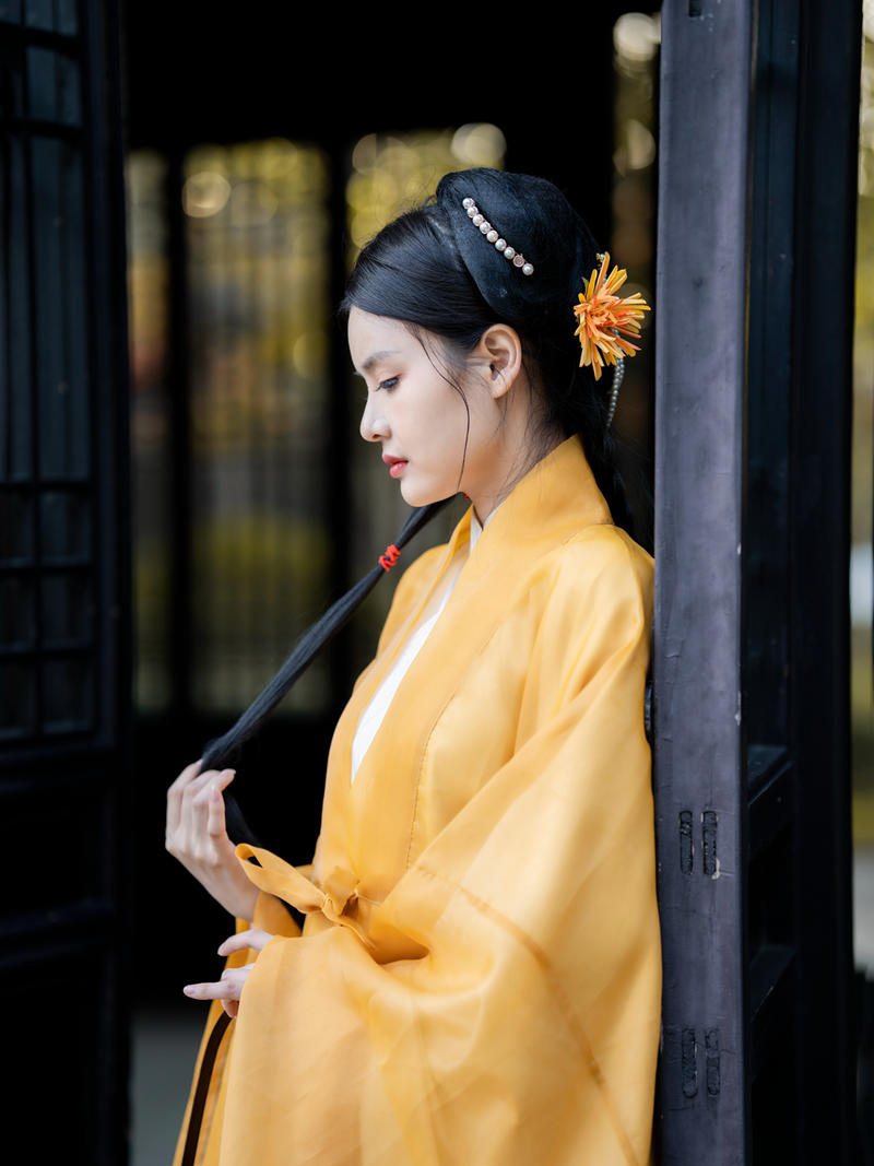 我依旧痴心在等待,你依旧狠心不来