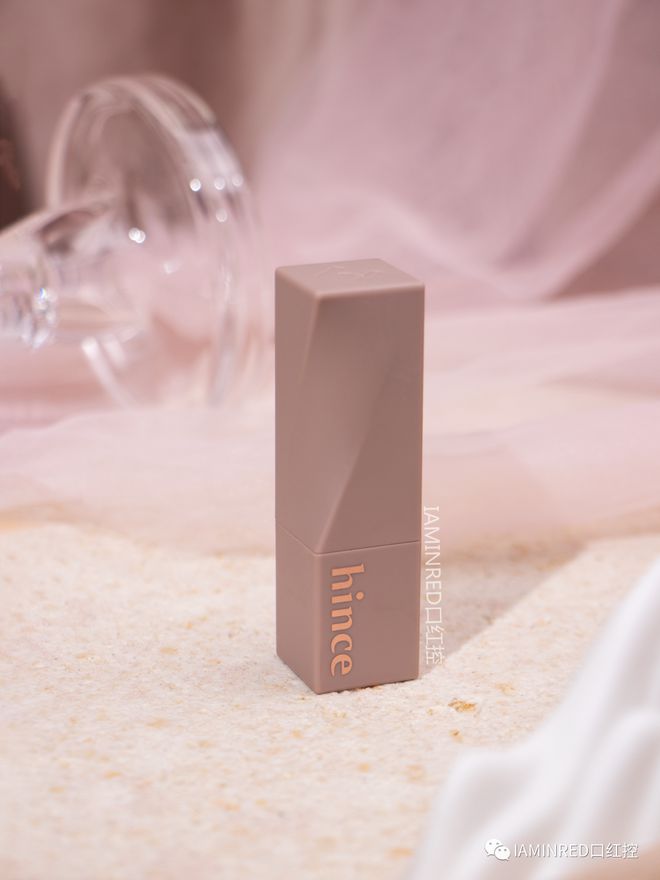 6支灰粉色口红都非常美，哪一款是你的菜？