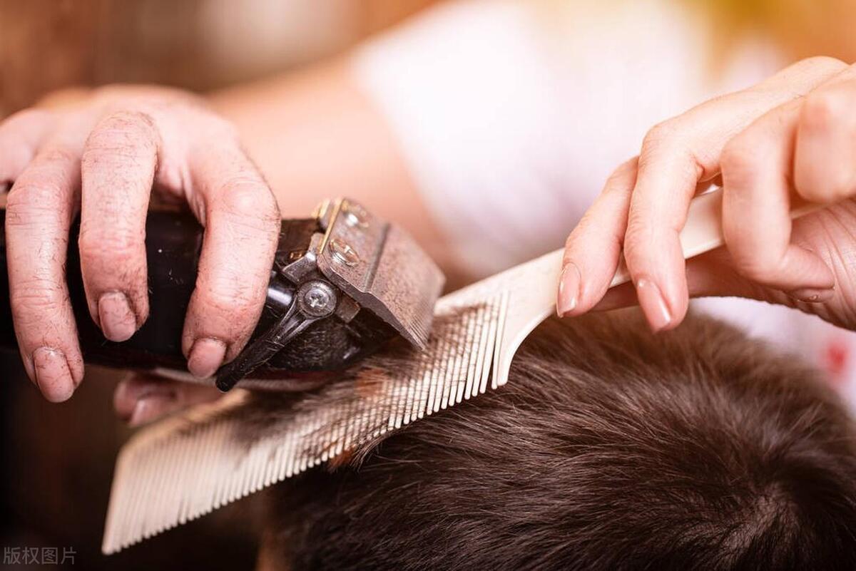 婴幼儿应该用哪个理发器,婴儿理发器正确使用方法