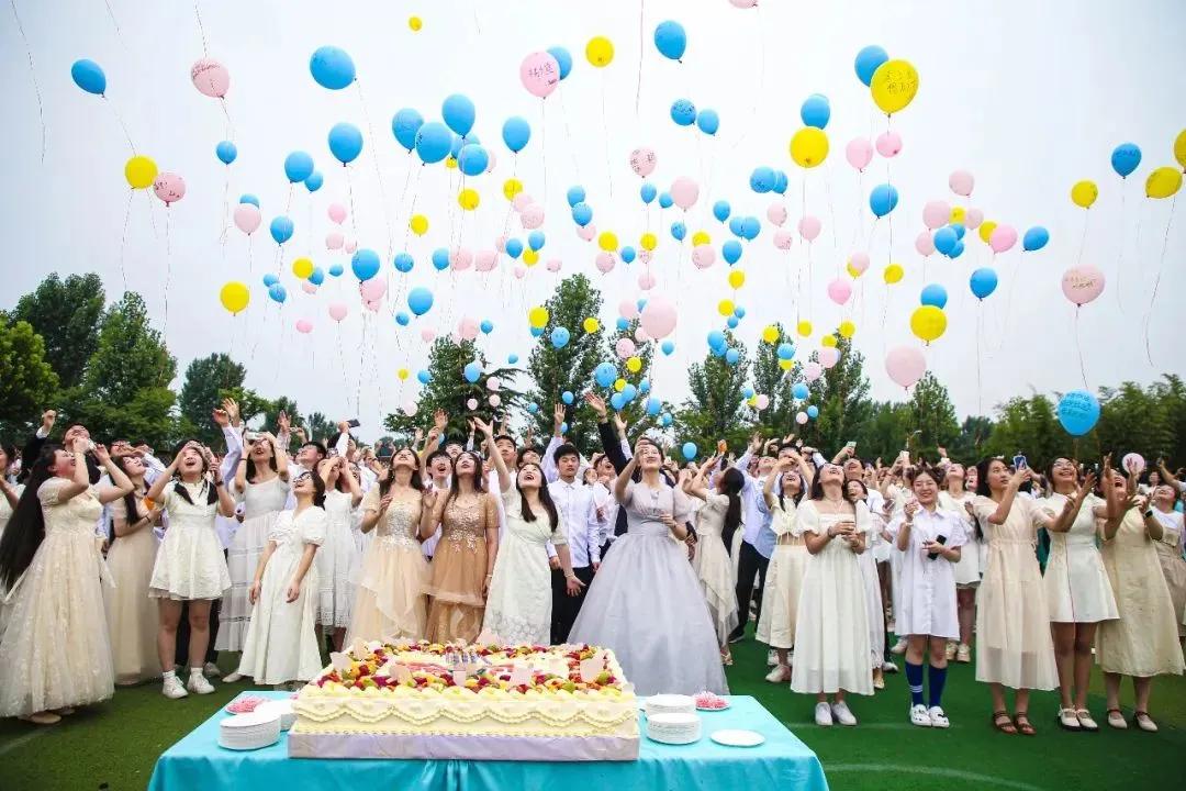 此去星辰大海归来仍是少年的意思,此去星辰大海归来仍是少年的出处