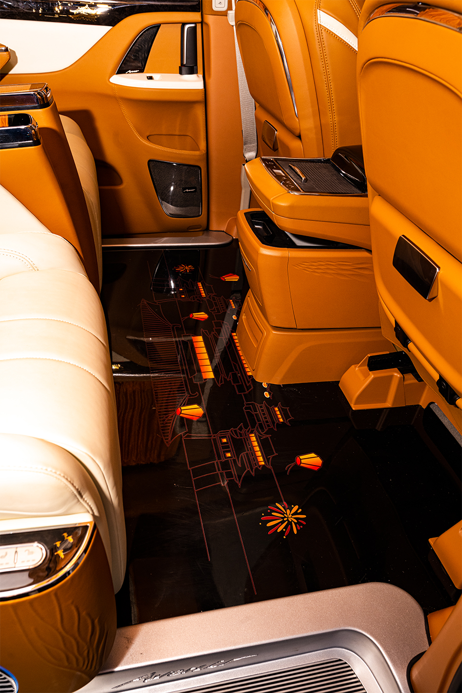 别克gl8商务外观,最新落地别克gl8公务舱豪华型