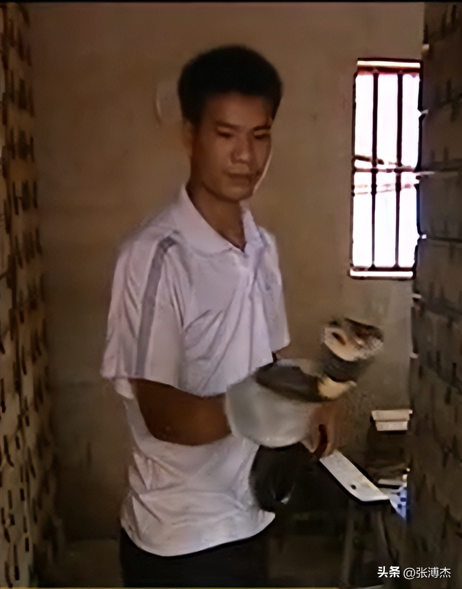 靠蛇毒暴富,女子靠神秘交易狂赚50亿