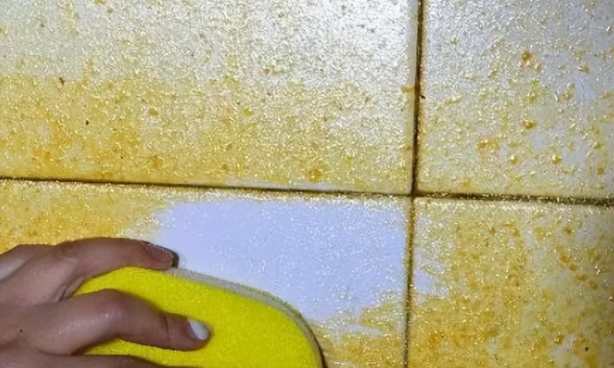 厨房瓷砖油污怎么清理,卫生间瓷砖发黄如何快速清理干净