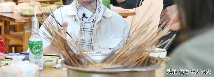 19年,四川20岁女孩遭大火毁容48%烧伤,双臂截肢如今怎么样了?