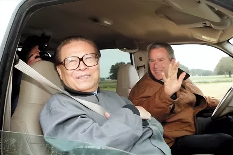 克林顿回忆录：我和江*民泽**呆在一起的时候越长，我就越喜欢他