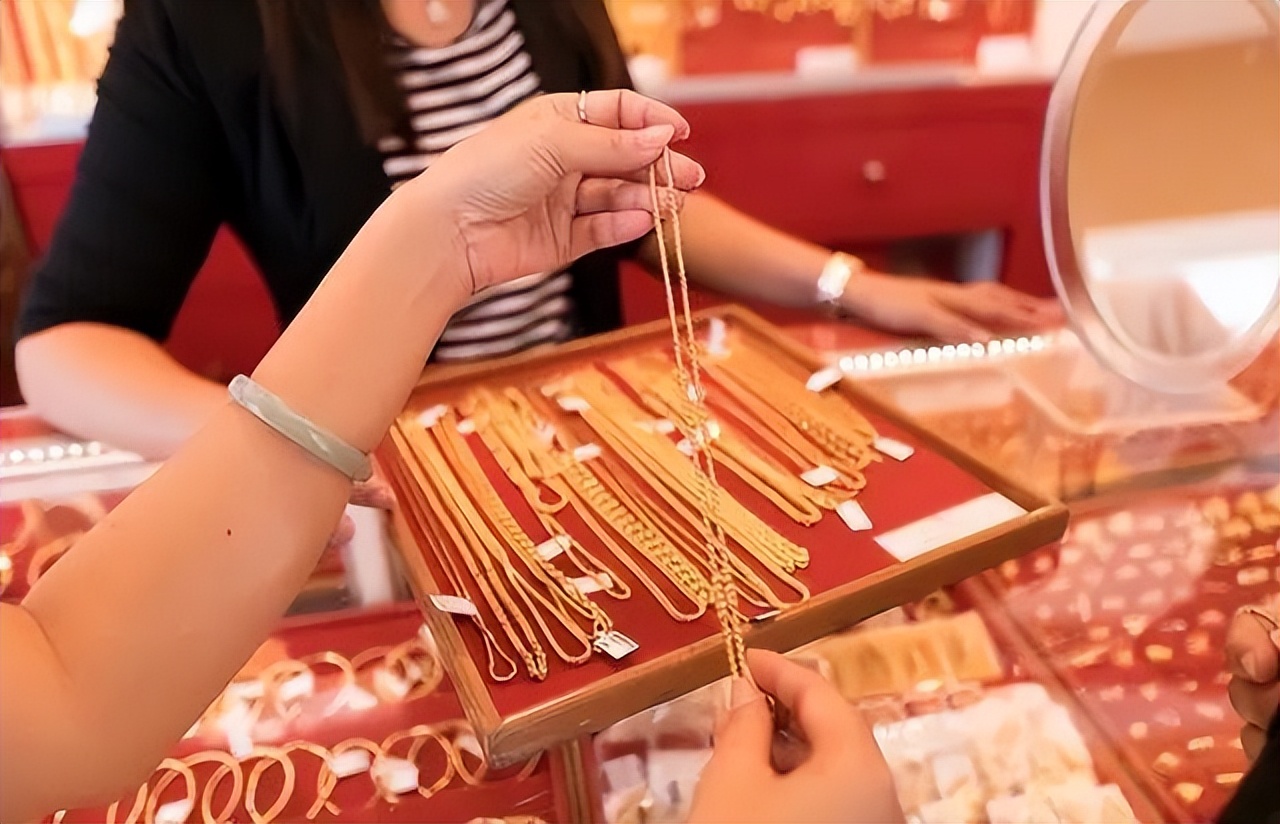 金店清洗黄金有猫腻吗,金店猫腻