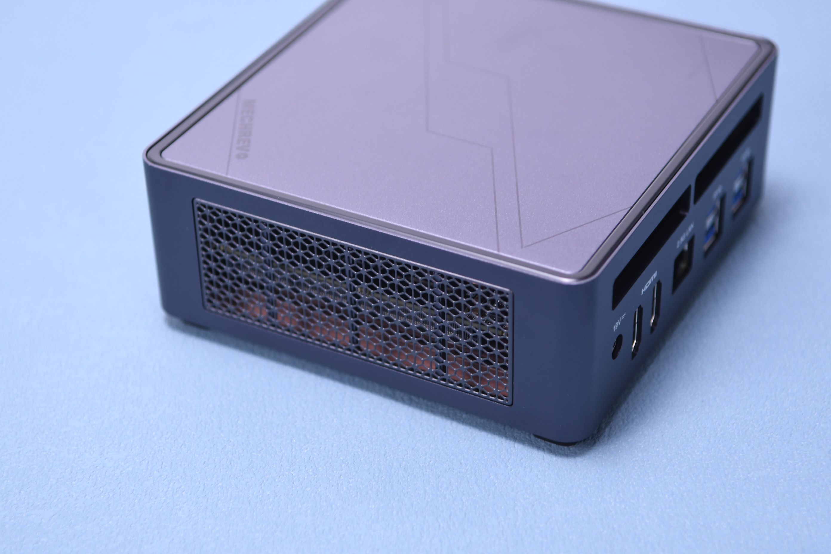 r77840h游戏笔记本,r7-7840hs机械革命