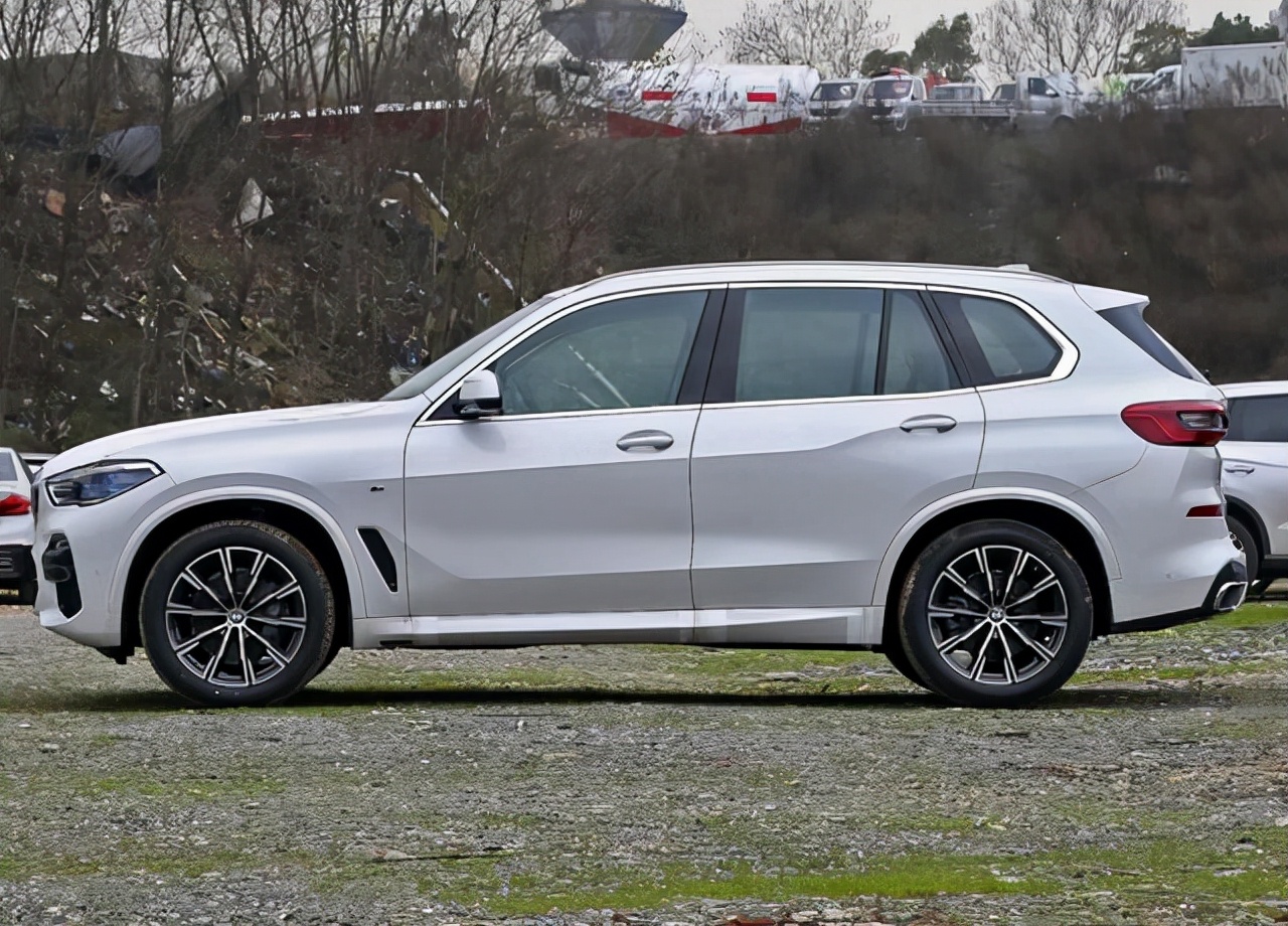 80万放弃路虎提了宝马X5，开4个月后，车主一肚子话要说