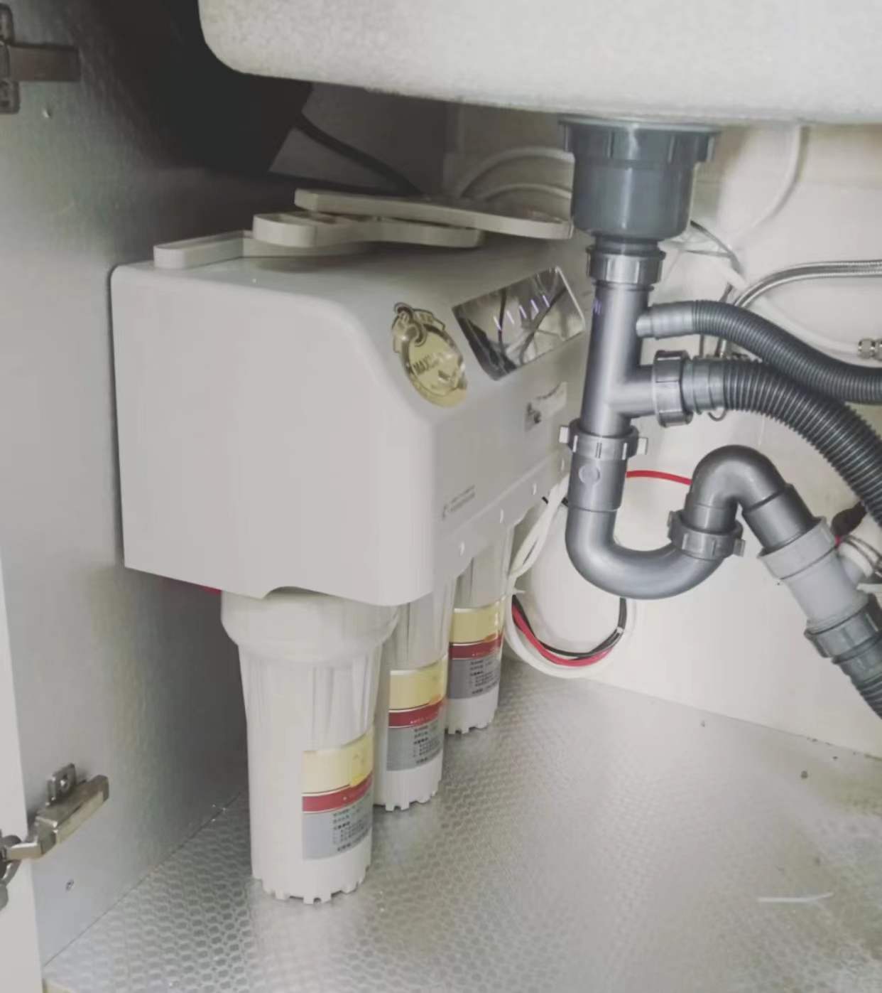 桶装水干净还是净水器的水干净,净水器的水干净还是桶装水干净