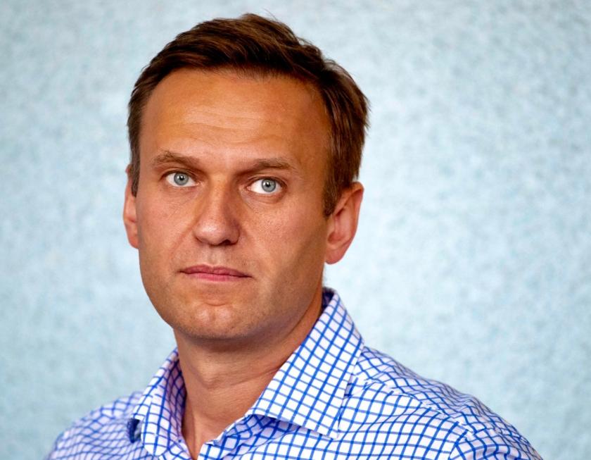 该出手时就出手是什么歌,该出手时就出手歌曲