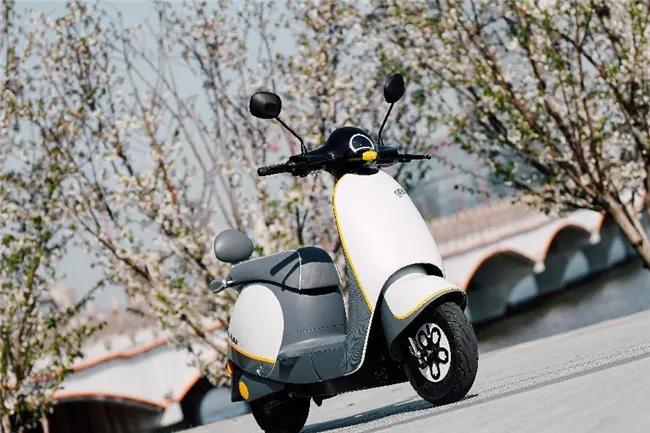 小刀电动车企鹅功能,小刀企鹅电动车新国标新品发布会