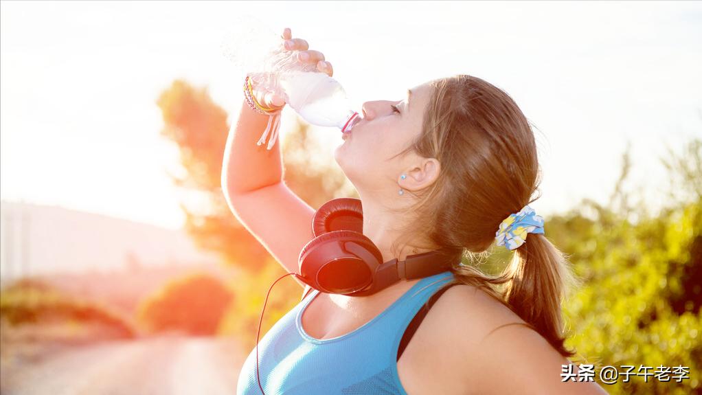 梁医生讲嗓子总有痰痰多吐不完,嗓子老有痰吐不完怎么办