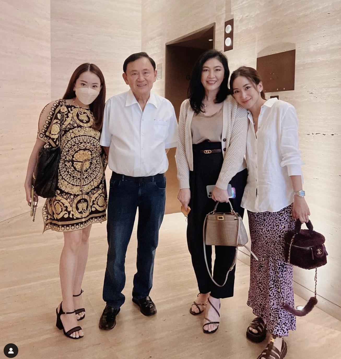 英拉穿西装出席活动照片,泰国50岁英拉