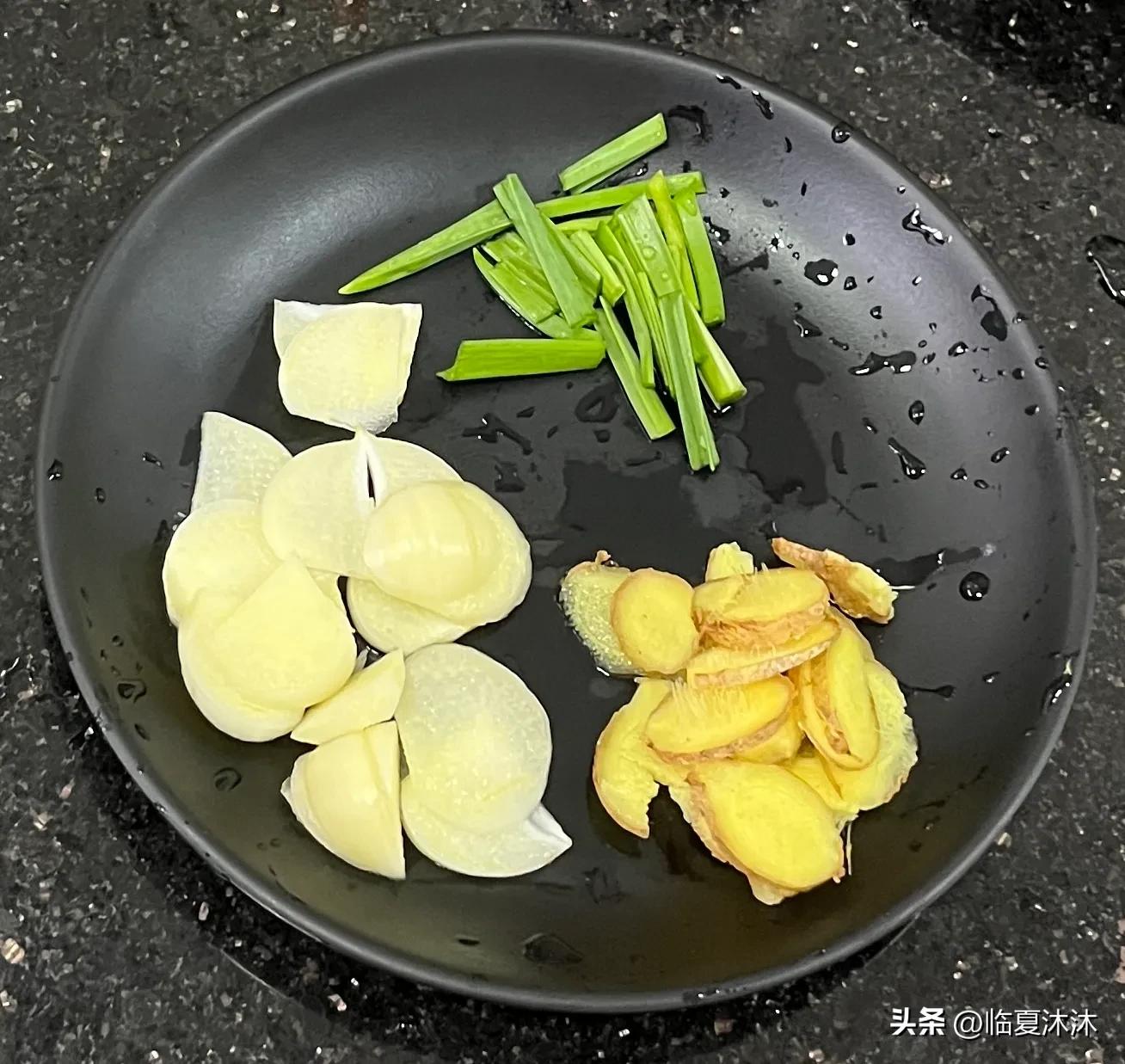 娃娃菜炒南瓜年糕,胡萝卜娃娃菜鸡蛋炒年糕