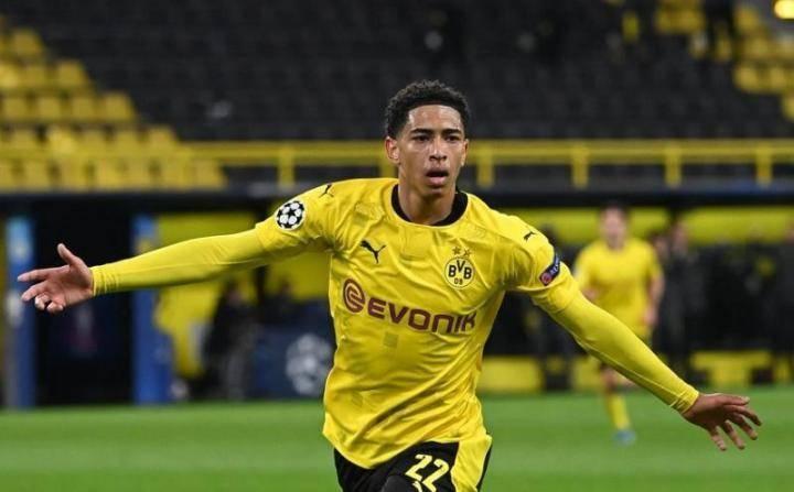 5年4冠的皇马阵容引援,恭喜皇马8000万球星自荐加盟