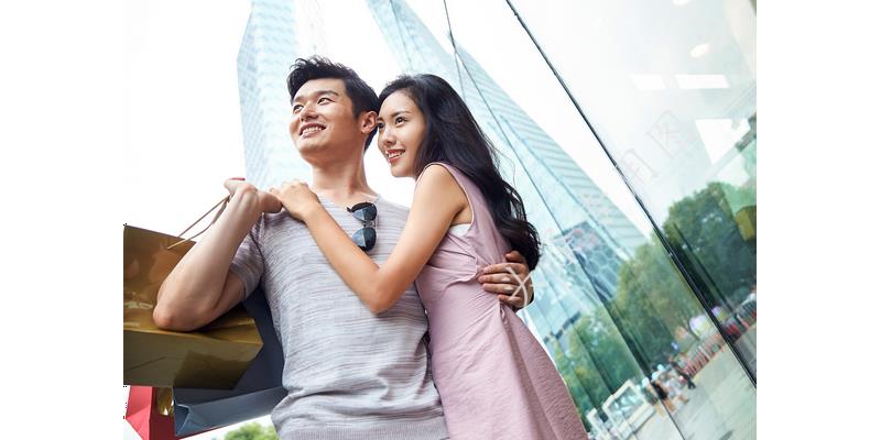 亲爸后妈打孩子被后爸亲妈救走,亲爸后妈把孩子给打了