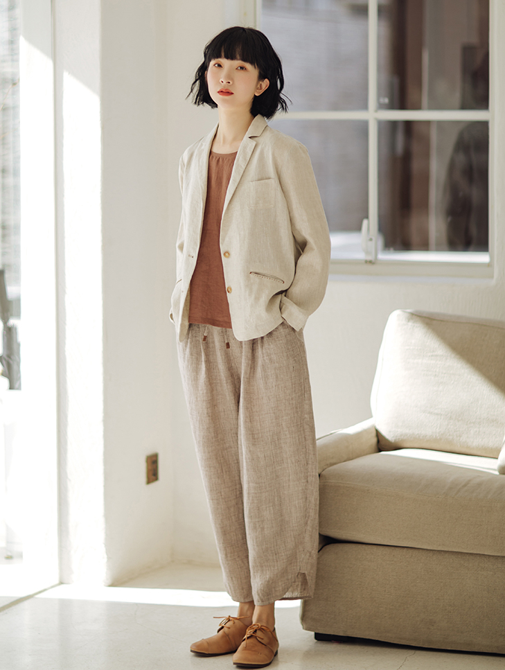 女人30岁穿什么裤子最显瘦又好看,40岁的女人秋冬穿什么裤子显年轻