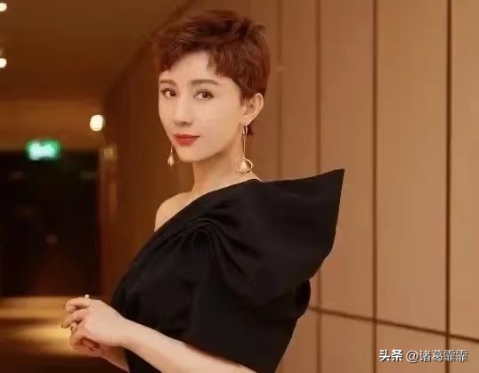 尤小刚：64岁当爸爸，66岁生二胎，3任老婆一个比一个漂亮