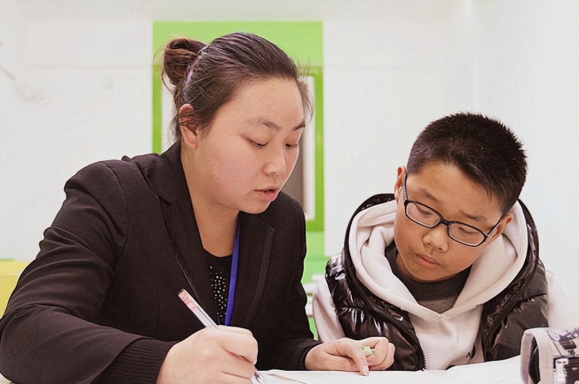 适合男生初中的发型2021,2021年最流行的发型初中生男生